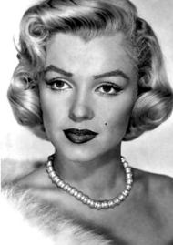 Marilyn_Monroe_-_publicity_-_necklace